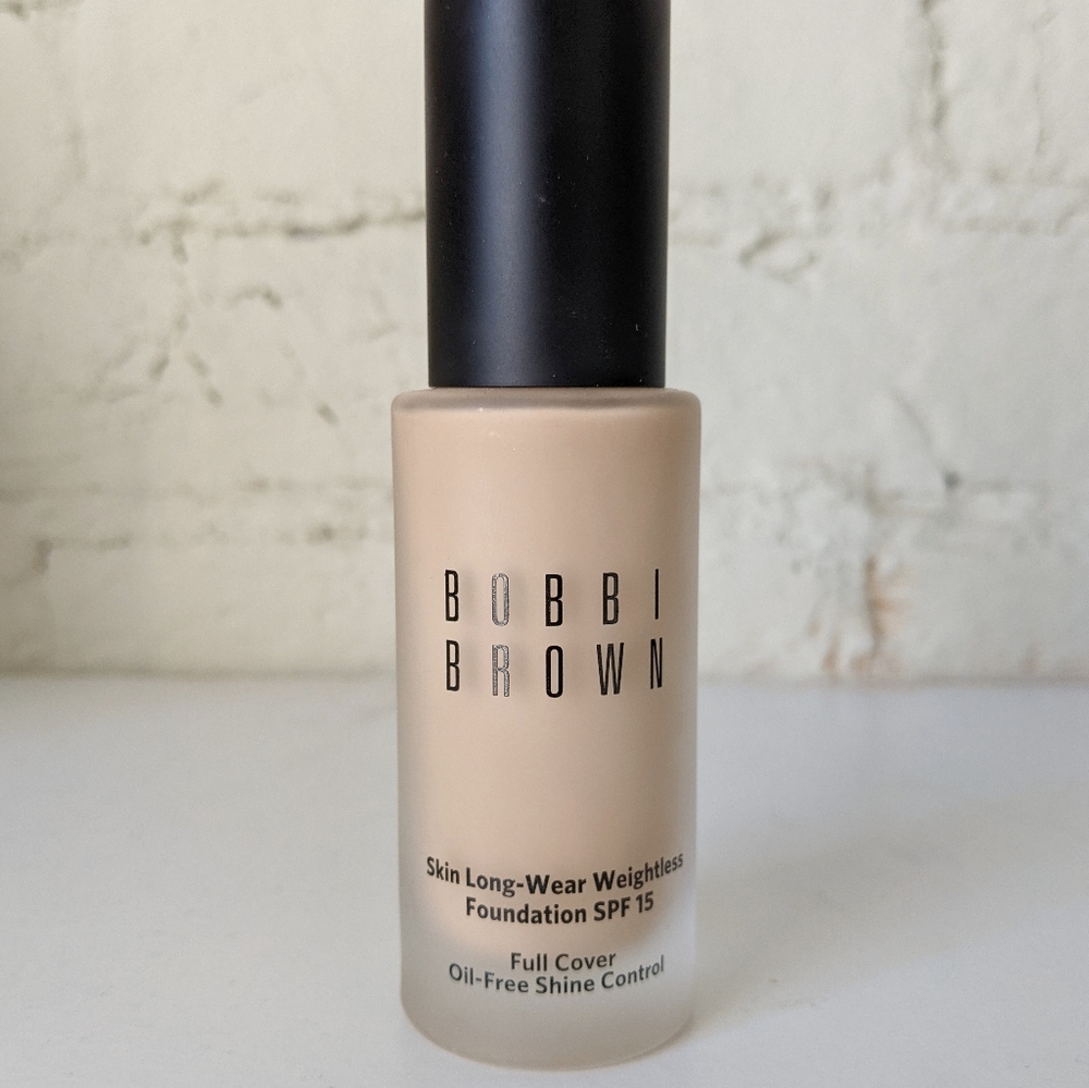 Bobbi Brown Skin Long-Wear Weightless Foundation